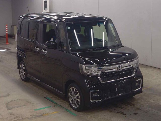 Honda N-Box JF4 Custom спереди